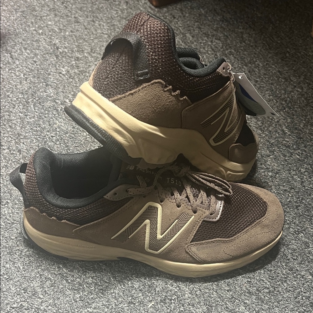 New Balance Men 7/ Women 8 1/2 Brown Fresh Foam Sneakers